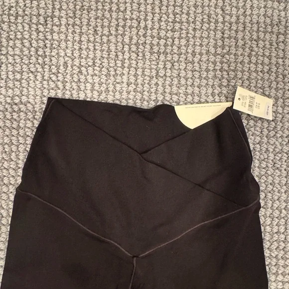 🖤AERIE OFFLINE CROSSOVER LEGGINGS🖤 - Picture 3 of 10